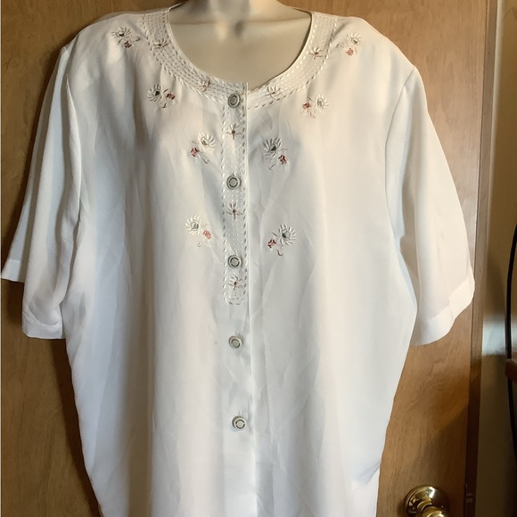 Joinhin Tops - 🌻EUC Joinhin Woman’s Cream Blouse Size: 20